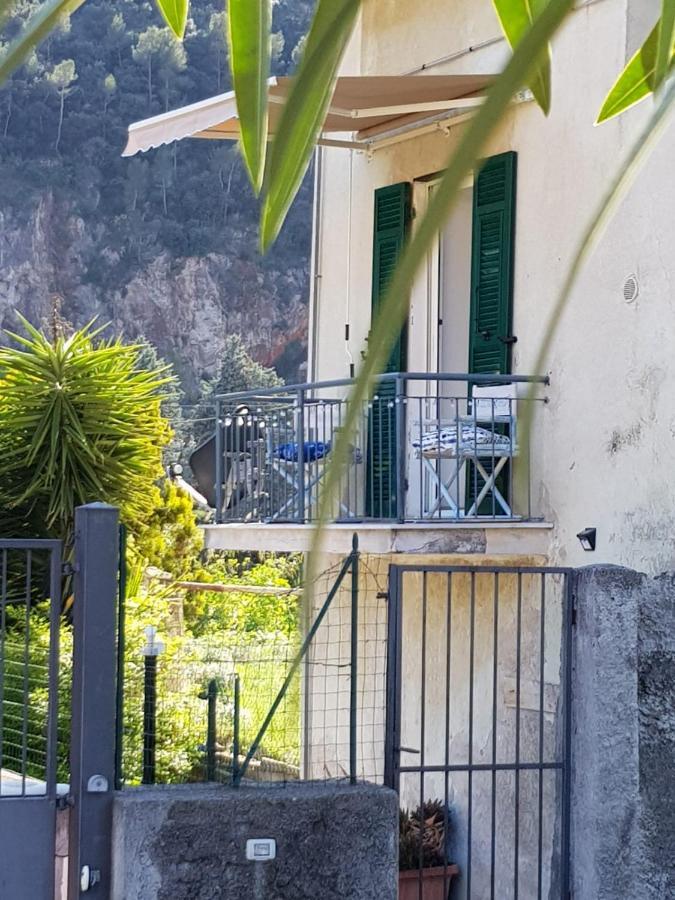 Ferienwohnung Mini Ca Del Borgo Finale Ligure Exterior foto